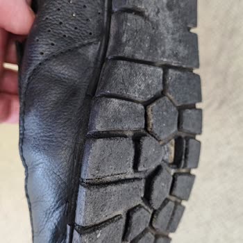 FLO Mağazasından Alınan Ayakkabının Tabanı Parçalandı, İlgisiz Müşteri Hizmetleri