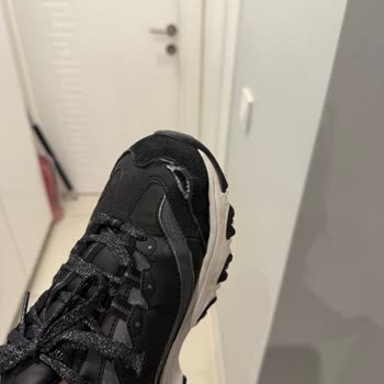 Kısa Sürede Dikişleri Açılan Ayakkabı İçin Değişim Talebi