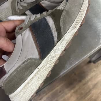 Az Kullanılan Ayakkabı Hatalı Çıktı, Mağaza Çözüm Sunmadı