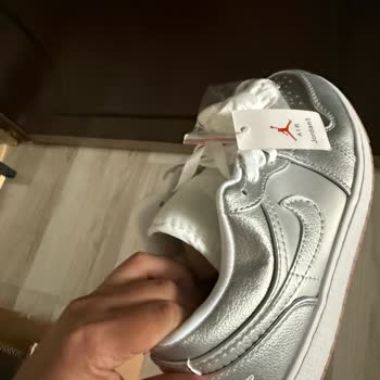 Sneakerslife.tr Gönderilen Ürün Hem Yanlış Numara Hem De Defolu