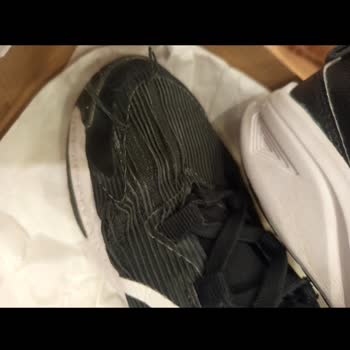 FLO Online'dan Alınan Çocuk Ayakkabılarında Kısa Sürede Deformasyon Ve Yetersiz İnceleme