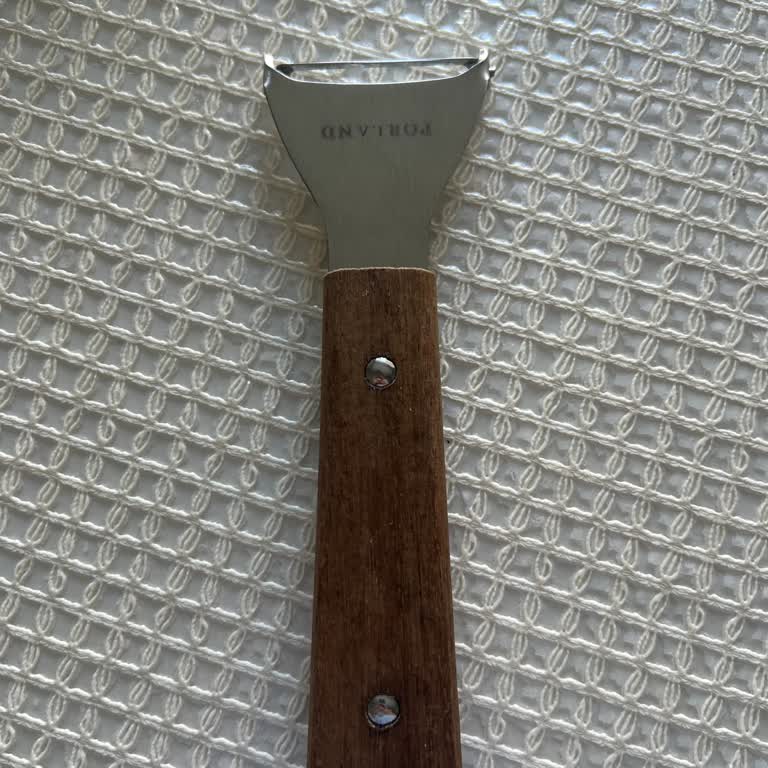 İlk Kullanımda Şiddetli Koku Yayan Ahşap Saplı Mutfak Ürünü Hayal Kırıklığı