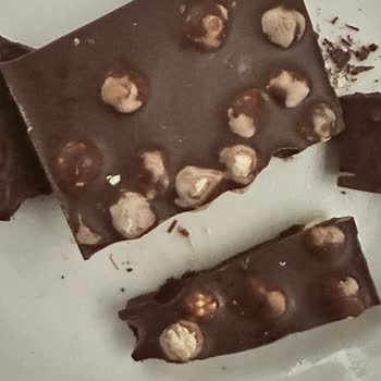 Bayat Ve Bozuk Çikolata Sağlığımı Tehlikeye Attı