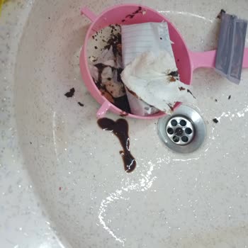 Eti Browni Çikolata Sosunun Bozuk Çıkması Nedeniyle Yaşanan Mağduriyet