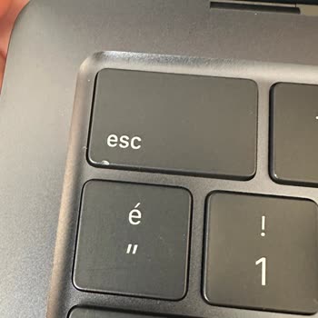 Sıfır Alınan Macbook'un Klavyesinde Kırık Çıkması Hayal Kırıklığı Yarattı