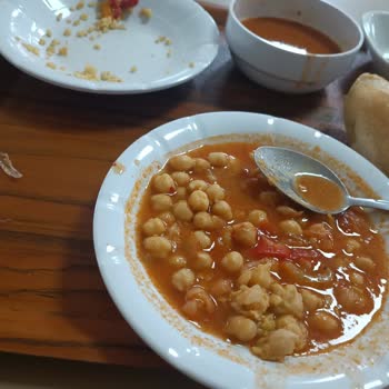 Yemekte Cam Parçası Ve Hijyen Sorunları: Sağlığımız Tehlikede