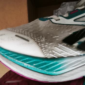 Kısa Sürede Yırtılan Spor Ayakkabı İçin Garanti Reddi Ve Mağduriyet