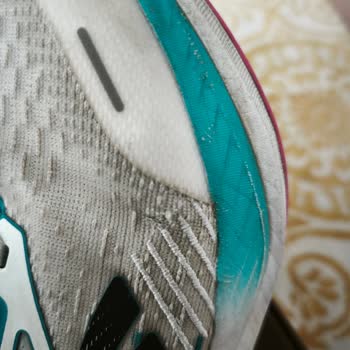 Kısa Sürede Yırtılan Spor Ayakkabı İçin Garanti Reddi Ve Mağduriyet