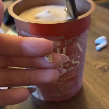 Dondurmadan Çıkan Ceviz Kabuğu Dişimi Kırdı, Mağduriyetimin Giderilmesini İstiyorum