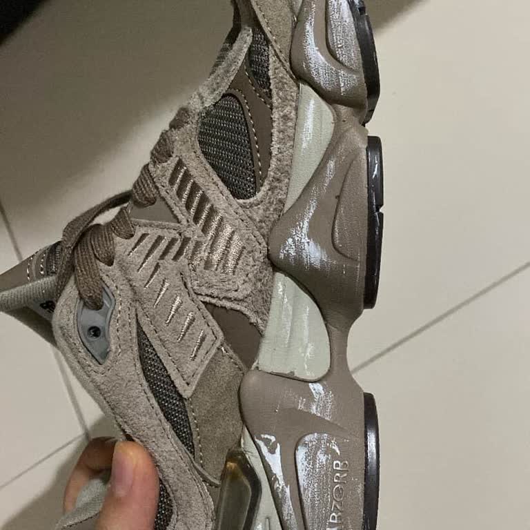 Boyalı Ve Orijinalliği Şüpheli Ayakkabı Gönderildi, Ücret İadesi Talebim Var