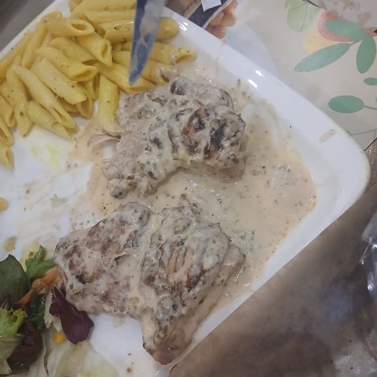 Yanık Ve Soğuk Yemek, İlgisiz Hizmet: Tavuk Dünyası Tuzla Marina Şubesinde Kötü Deneyim