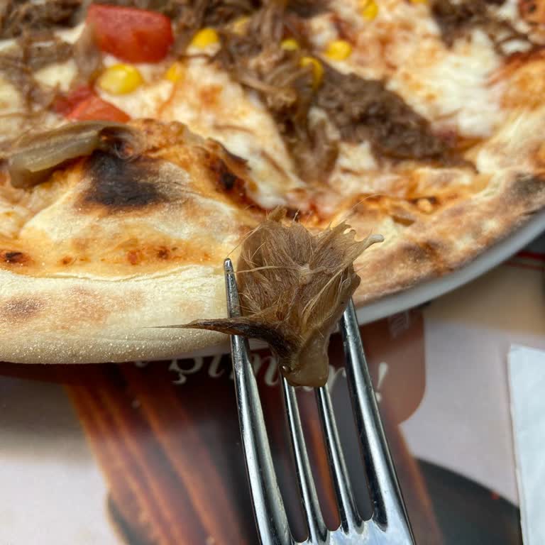 Happy Moon’s’ta Pizzada Kıl Ve Sorumsuz Personel Deneyimi