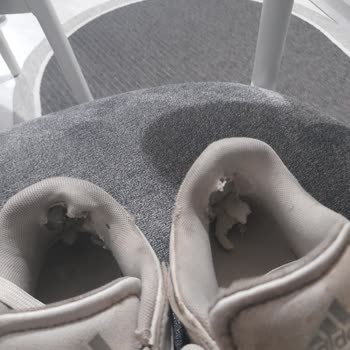 Kısa Sürede Yırtılan Ayakkabı Ve Yetersiz İnceleme Sonucu