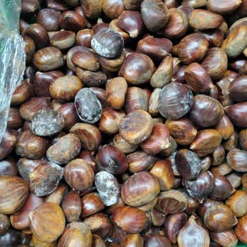 BİM Şubesinde Küflü Ve Çürük Ürünler Satışta, Çalışanlar İlgisiz!