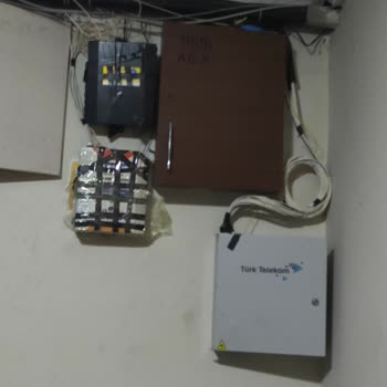 TurkNet Altyapı Ekibinin Bina Temizliğine Dikkatsizliği