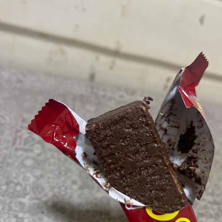 Satın Alınan Çikolatalı Gofretin Bozuk Ve Kötü Kokulu Çıkması