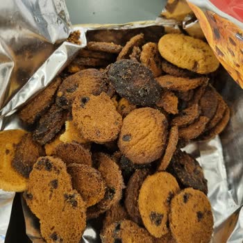 Yanık Kokulu Ve Acı Bisküviyle Karşılaşmak Hayal Kırıklığı Yarattı