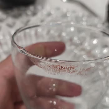 Beyaz Çırağan Düğün Salonu Servis Edilen Bardakların Kirli Ve Hijyenik Olmayan Bir Durumda Olması!