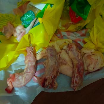 Aldığım Tavuk Paketinden İki Boyun Çıkması Güvenimi Sarstı