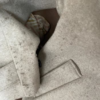 Yurt Dışından Alınan Zara Ceket Kısa Sürede Tüylenme Yaptı, Çözüm Bekliyorum