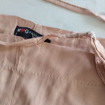 Görseldekiyle Alakasız Ve Kalitesiz Elbise, İade Hakkı Tanınmıyor!