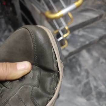 FLOdan Aldığım Ayakkabı Kısa Sürede Bozuldu Mağaza Olumsuz Dönüş Yaptı