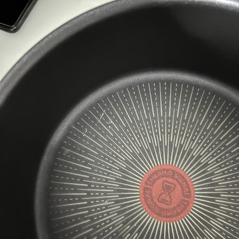 Tefal Tencerede Kısa Sürede Soyulma Ve Sağlık Endişesi