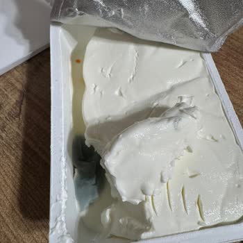 Pınar Beyaz Krem Peynirinin Ambalajını Açtığımda Ürünün Küflenmiş Olduğunu Gördüm!