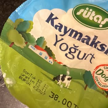 Sütaş Kaymaksız Yoğurtta Bozuk Tat Ve Plastik Benzeri Parça Şoku