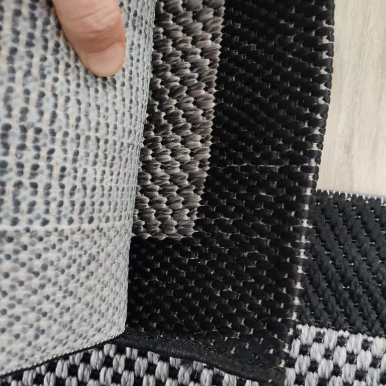 Siparişimde Israrla Yanlış Halı Gönderiliyor, Satıcı İlgisiz