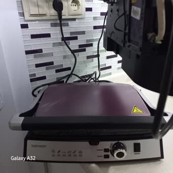 Goldmaster İlk Kullanımda Patlayan Tost Makinesi Ve Güvenlik Endişesi!