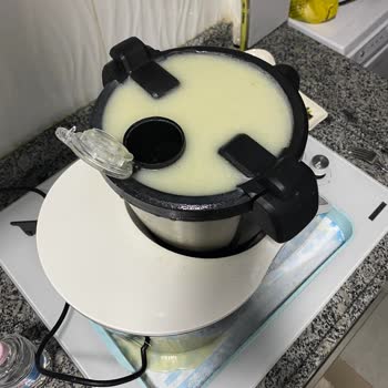 Arzum Mutfak Robotu Taşma Ve Plastik Koku Sorunu Garanti Kapsamında Çözülmedi