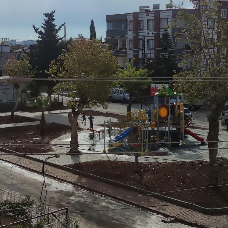 Çevre Ve Şehircilik Bakanlığı Yeni Yapılan Parkta Su Birikintileri Çocuk Sağlığını Tehdit Ediyor