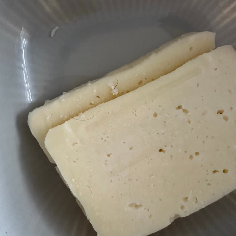 Satın Aldığım Peynirin İçinden Kıl Çıkması Nedeniyle Hayal Kırıklığı