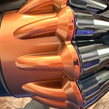 Dyson V16 Süpürgede Kısa Sürede Boya Soyulması Ve Yetersiz Çözüm