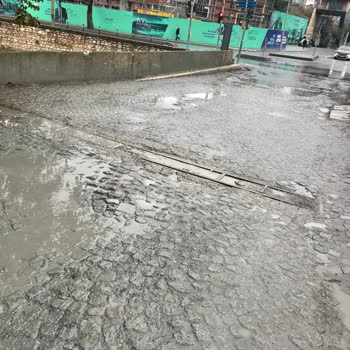 Belgradkapı'da Yağmurda Sürekli Islanma Mağduriyeti