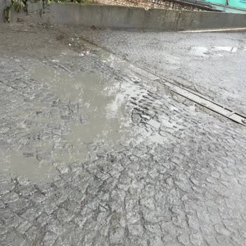 Belgradkapı'da Yağmurda Sürekli Islanma Mağduriyeti