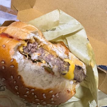 Soğuk Ve Pişmemiş Köfte, Geç Teslimat Ve İade Talebine Olumsuz Yaklaşım