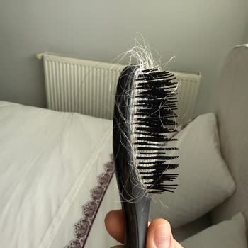 Tangle Teezer Tarak Saçlarımı Açmak Yerine Döküyor Ve Beklentimi Karşılamadı