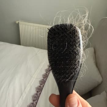 Tangle Teezer Tarak Saçlarımı Açmak Yerine Döküyor Ve Beklentimi Karşılamadı