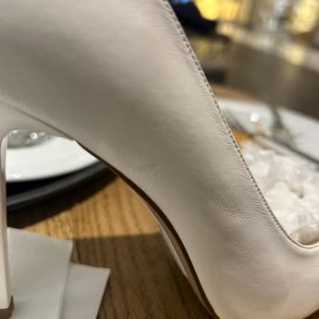 Kusurlu Ayakkabı Ve Mağazada Saygısız Personel Nedeniyle Hayal Kırıklığı