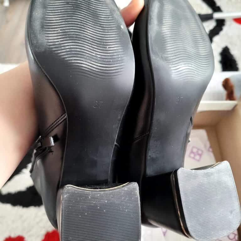 Kullanılmış Ayakkabı Gönderildi, Müşteri Hizmetlerinden Yanıt Alınamıyor