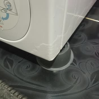 Ek