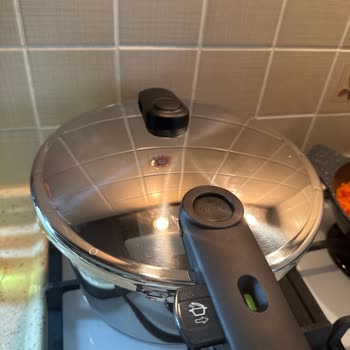 Yeni Alınan Düdüklü Tencerede Basınç Oluşmuyor Ve Kötü Koku Problemi Var