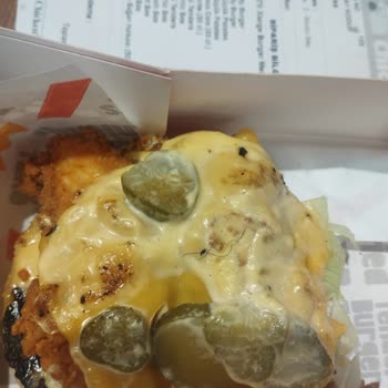 My Fried Chicken Hamburgerin İçinde Kıl Vardı