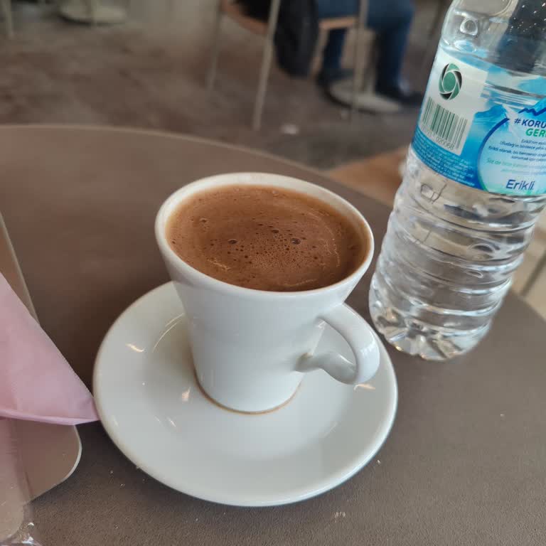 Kahve Dünyası'nda Sütlü Türk Kahvesi Hazırlama Yöntemi Endişesi