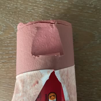 Aldığım Salamın Renginde Kararma Ve Ürün İadesi Talebi