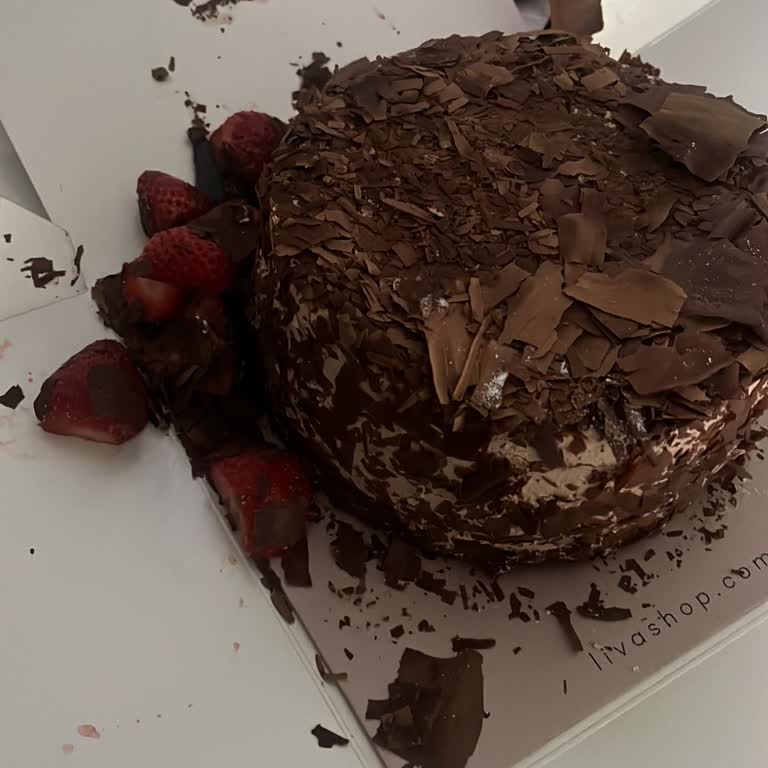 Liva Pastanesi | Livashop.com Ürün Görsel Olarak Tamamen Özensiz Bir Haldeydi