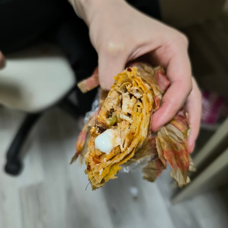 Dönerde Kıl Çıkması Ve Yetersiz Müşteri İlgisi