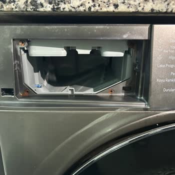 Arçelik Çamaşır Makinesi Hem Giysilere Hem Kendi Yüzeyine Zarar Veriyor